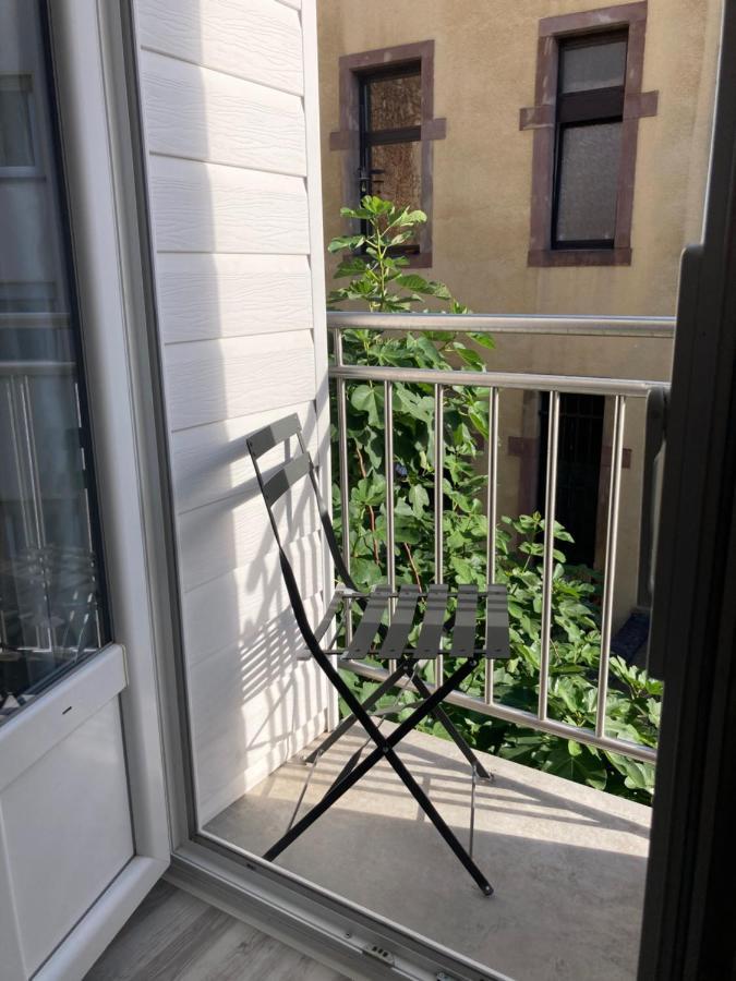 SaarPartment M4 am Staden in Saarbrücken - Living in Style mit Küche, Bad, Balkon, Boxspringbett, WiFi, Parking - 11x in SB Exterior foto